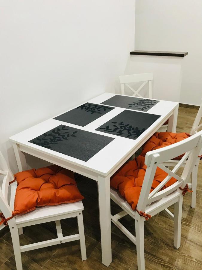 Comfy Apartment - Free Private Parking,Ac,Wi-Fi Carei Exterior photo