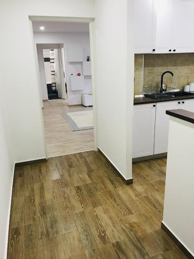 Comfy Apartment - Free Private Parking,Ac,Wi-Fi Carei Exterior photo
