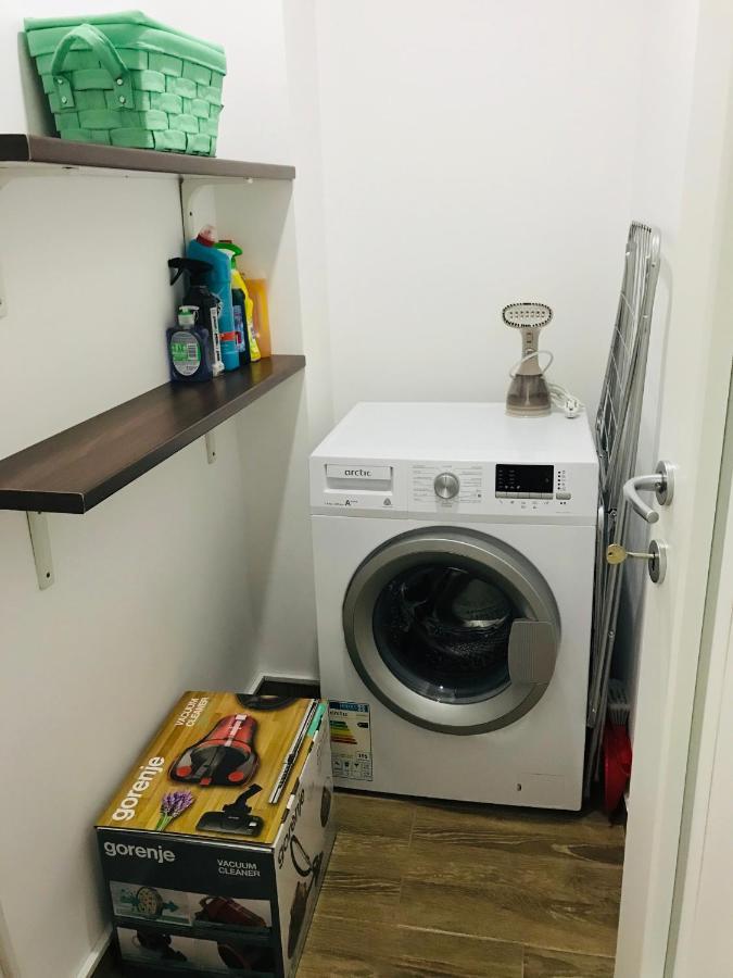 Comfy Apartment - Free Private Parking,Ac,Wi-Fi Carei Exterior photo